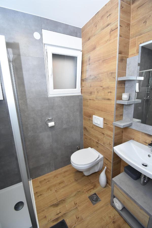 Apartman Bela Tisno Exteriör bild