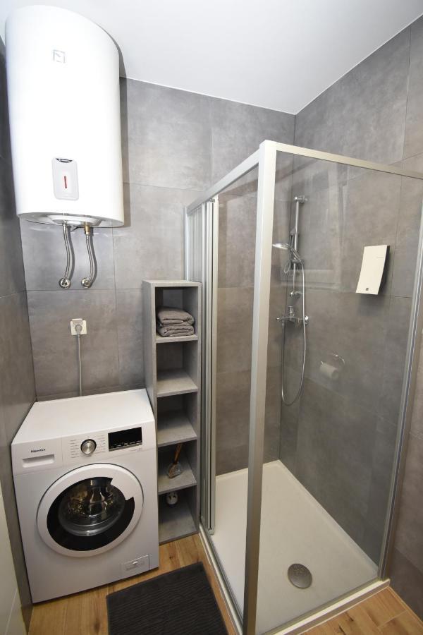 Apartman Bela Tisno Exteriör bild